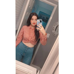 Meet your Posher, Ashley